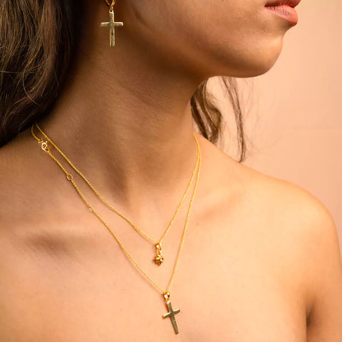 Minimalistic Cross Necklace